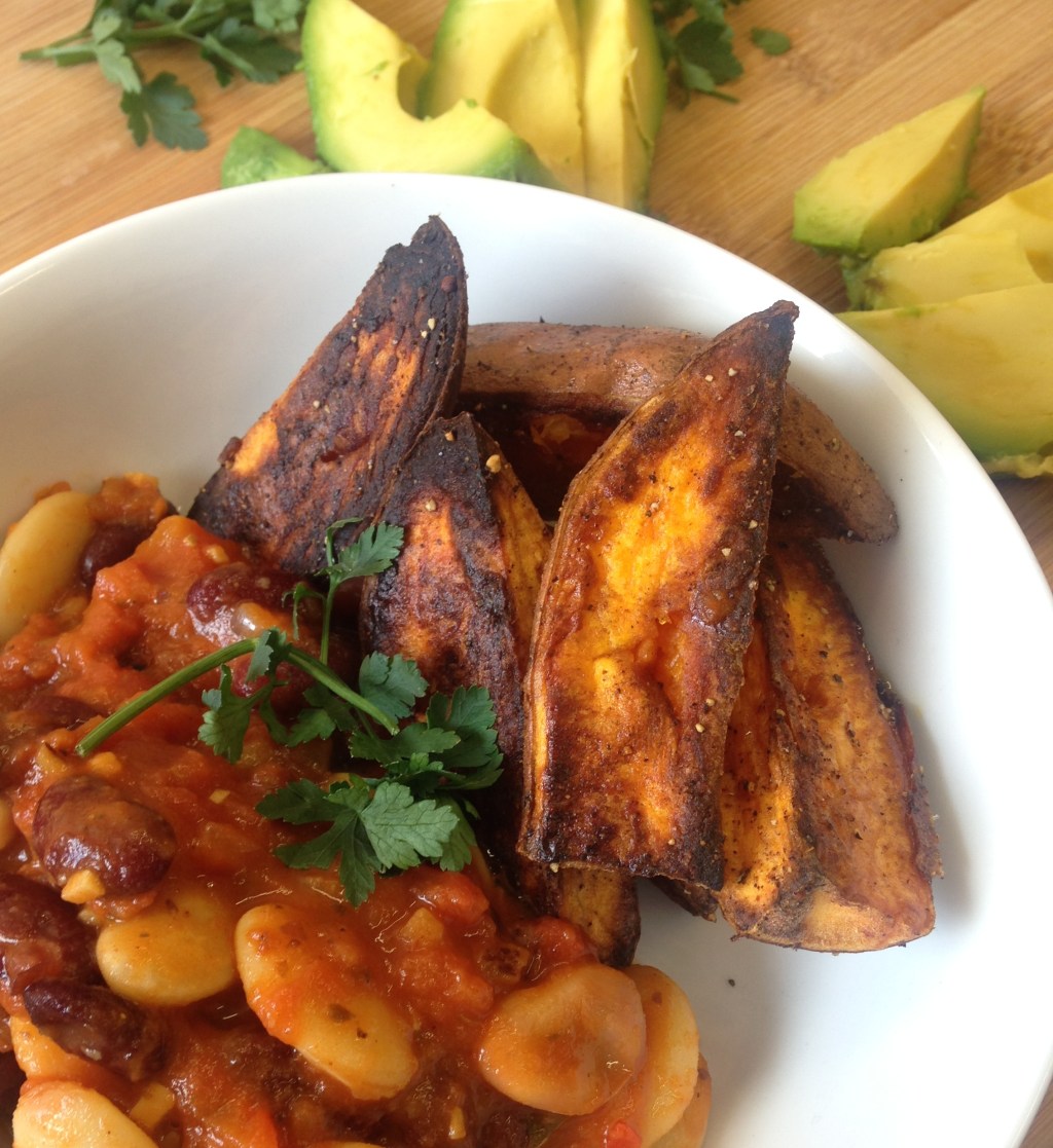 Weekday Meal: Chilli Bowl with Chunky Sweet Potato and&nbsp;Avocado